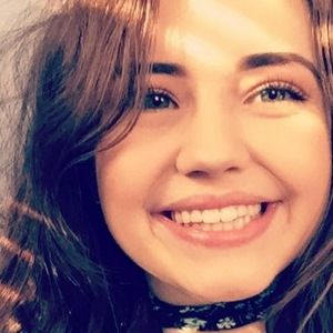 Meet your Posher, Hollee